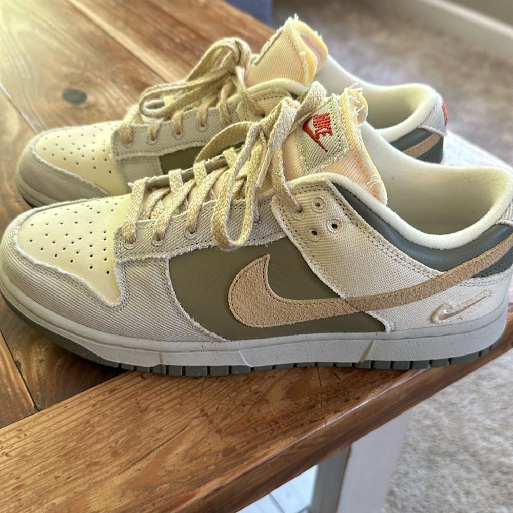 Nike Dunk Low Sneakers
